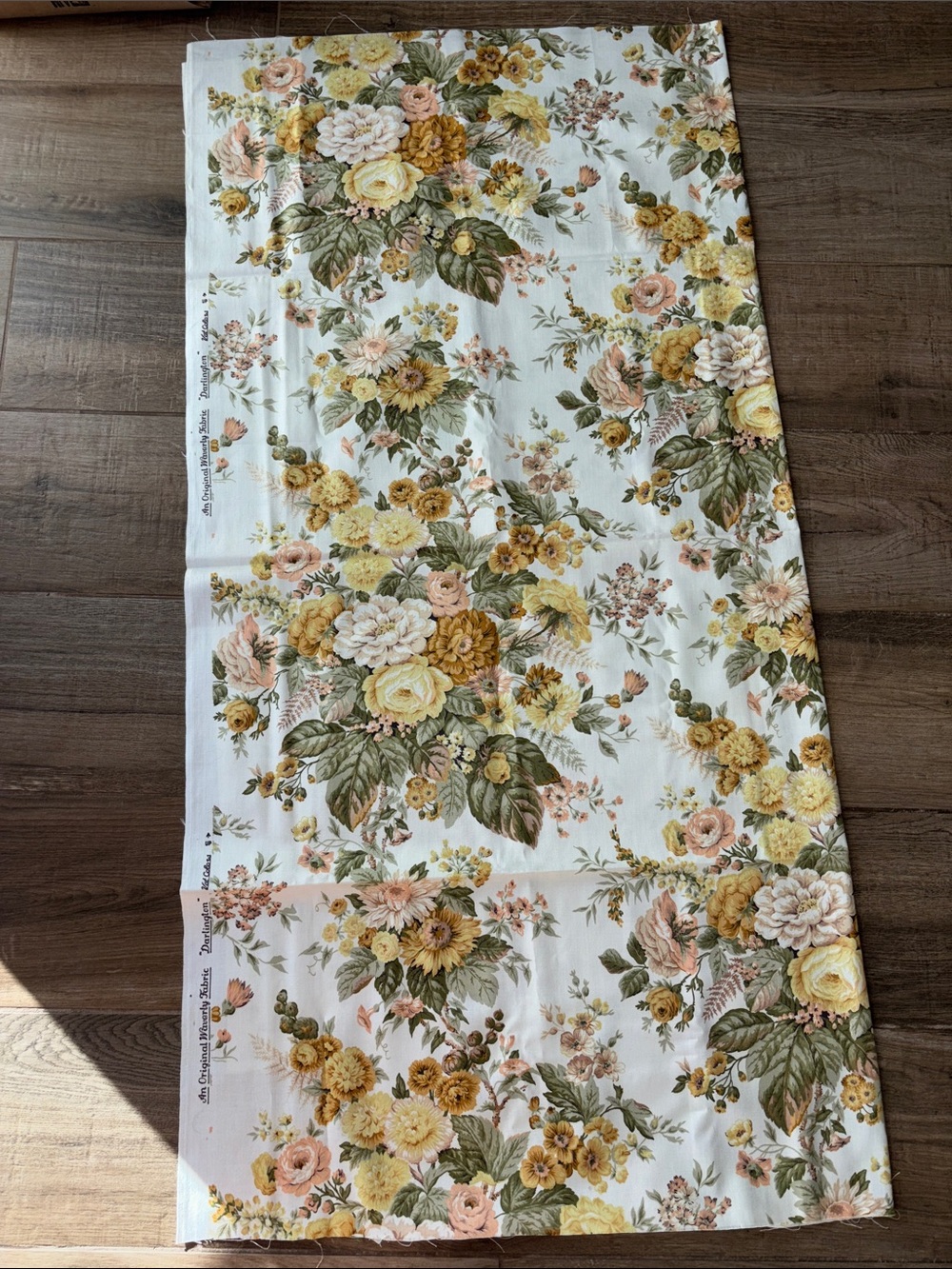 Vintage Original Waverly Fabric In Pattern:Darlington
